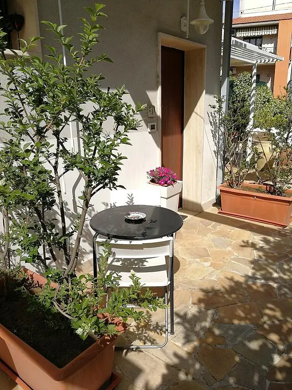 Il Giardino Dei Limoni Bed & Breakfast Aci Castello 3*,  Italy