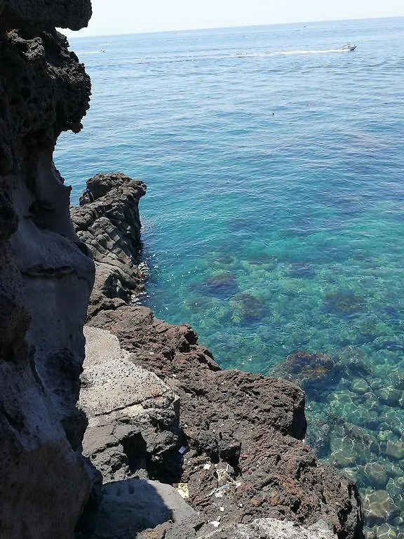 Il Giardino Dei Limoni Bed and Breakfast Aci Castello Italien